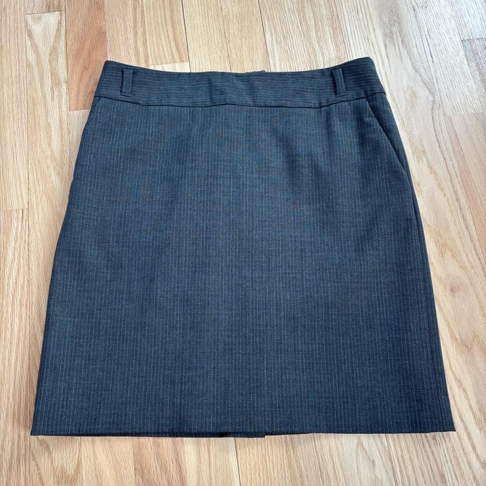 Banana Republic Charcoal Pinstripe Skirt, Sz 6P